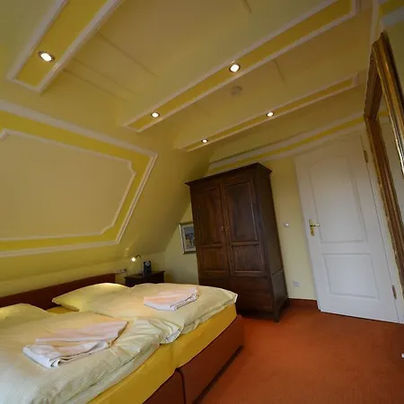 Eck-reethaus-sturmhaube Groß Zicker