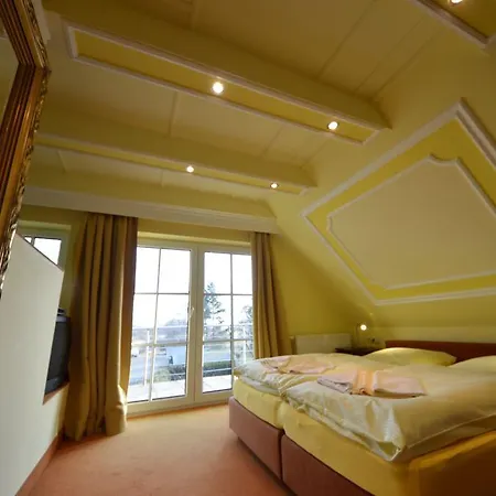 Eck-reethaus-sturmhaube *