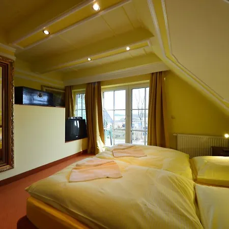 Eck-reethaus-sturmhaube * Groß Zicker